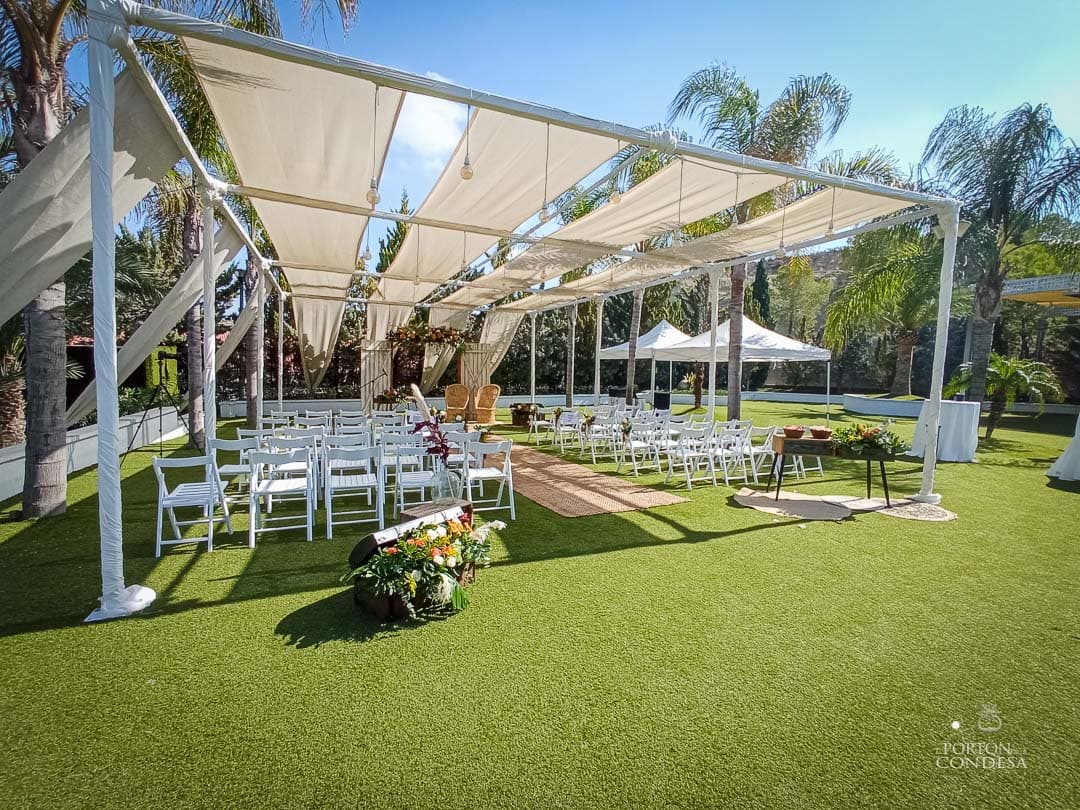 Ceremonia civil en el jardín de El Portón de la Condesa